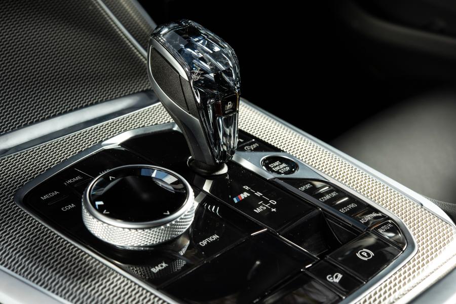 Детали интерьера BMW X5 M50d (G05) 2018 года  (UK) (фото 3 из 16)